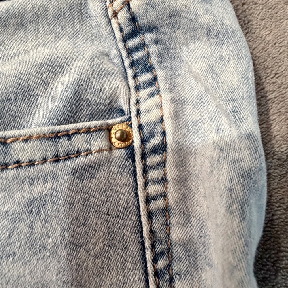 Curve Appeal Women's Light Wash Straight Jeans. Gently loved - Picture 12 of 12